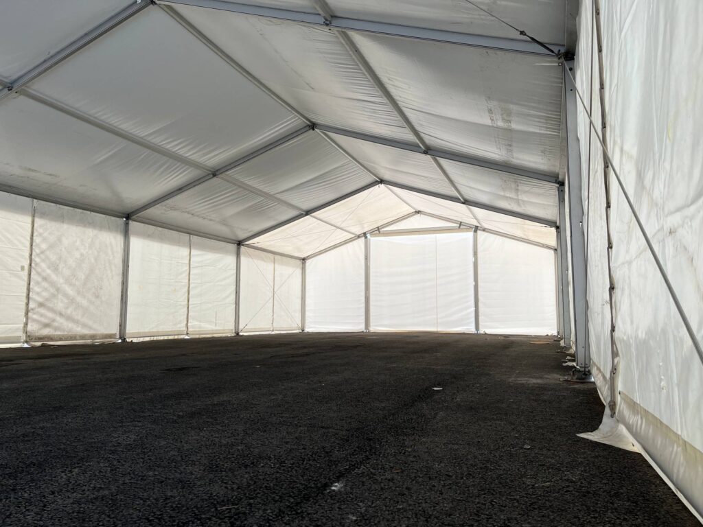 Toit pour stockage industriel