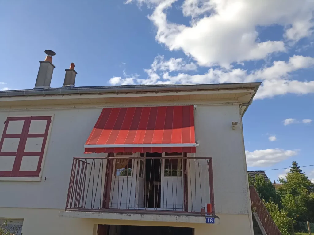 Store à projection pour fenêtre