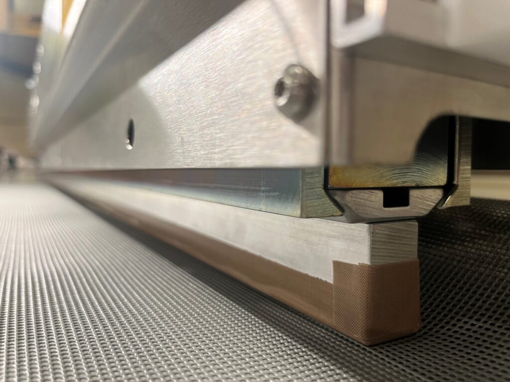 Soudeuse hautes fréquences pour bâches pvc et filets